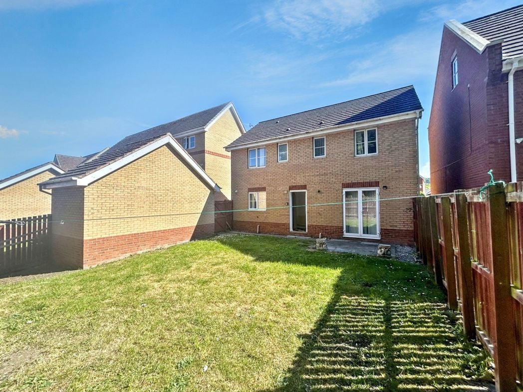 Property image 8 of 15