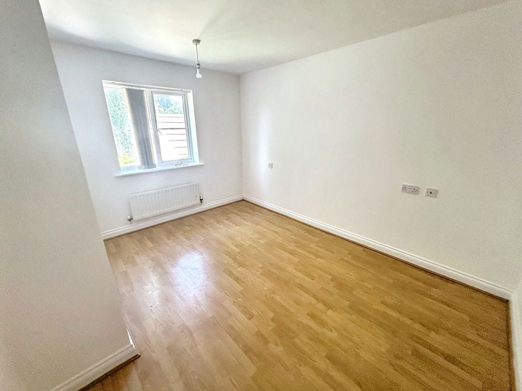 Property image 11 of 15