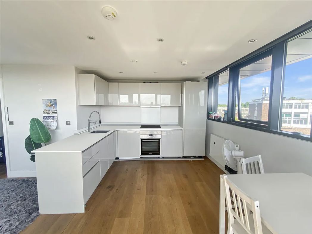 Property image 3 of 10