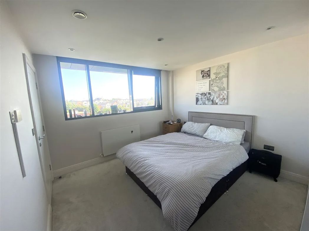 Property image 8 of 10