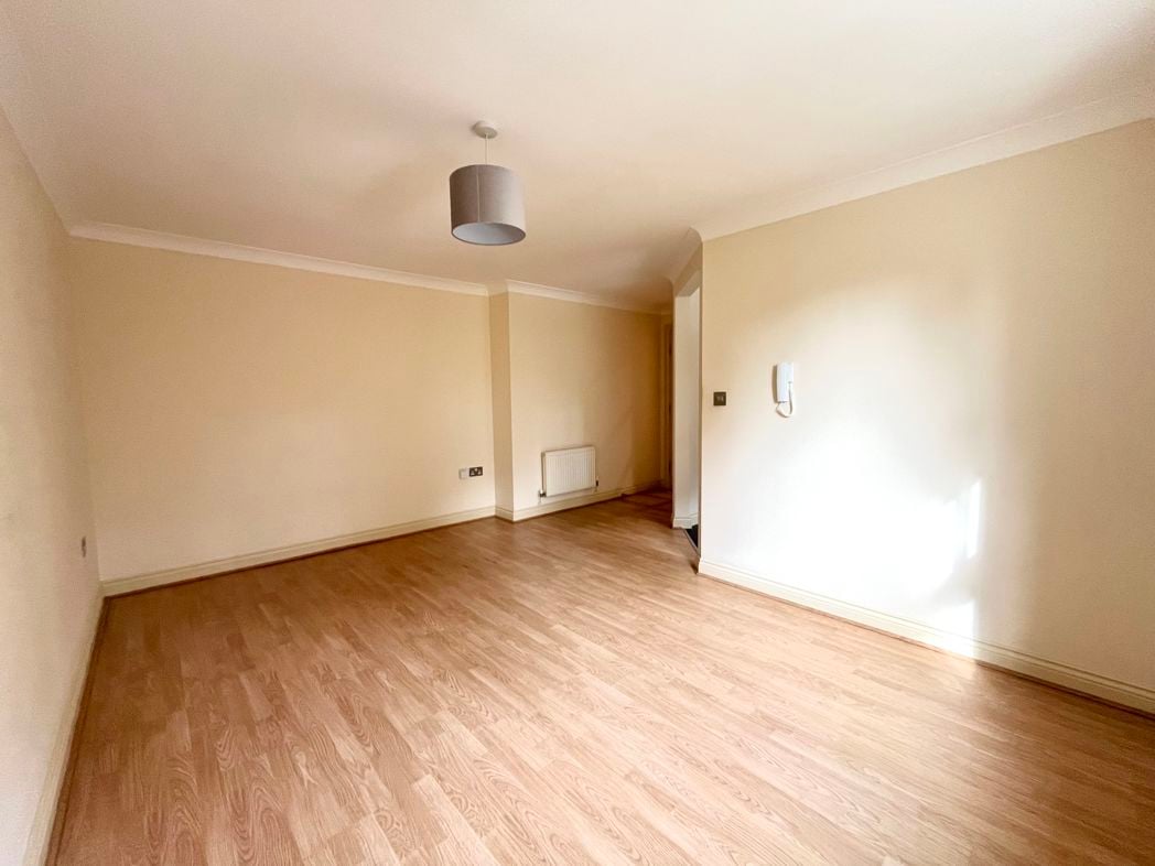 Property image 3 of 8