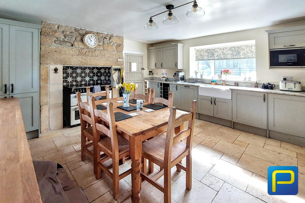 Property image 3 of 33