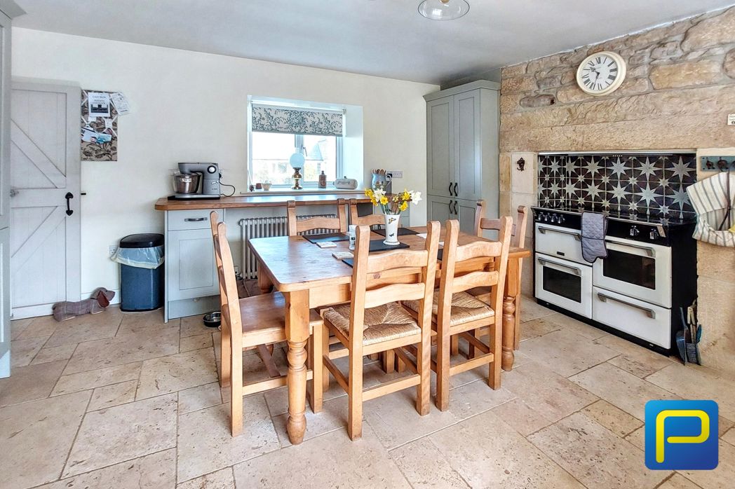 Property image 8 of 33