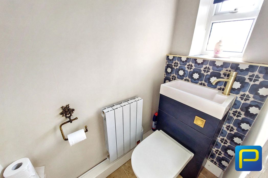 Property image 13 of 33