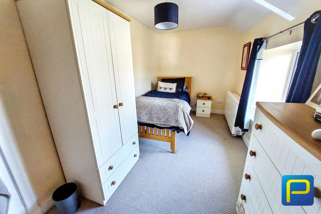 Property image 18 of 33