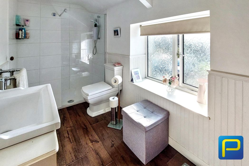 Property image 16 of 33