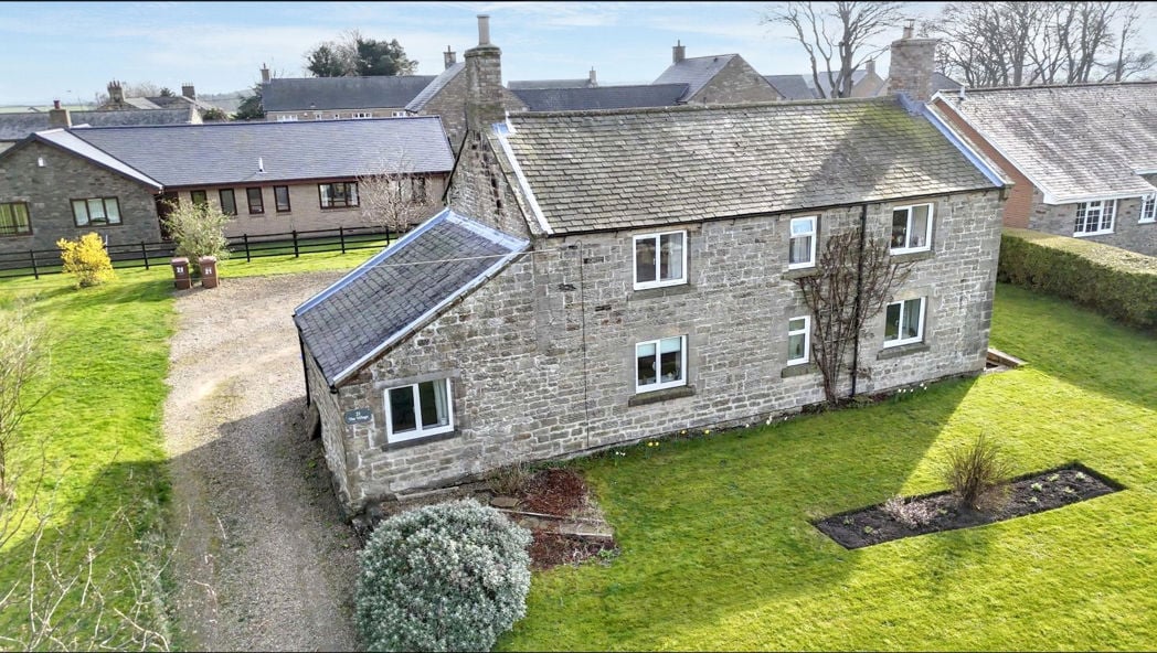Property image 2 of 33