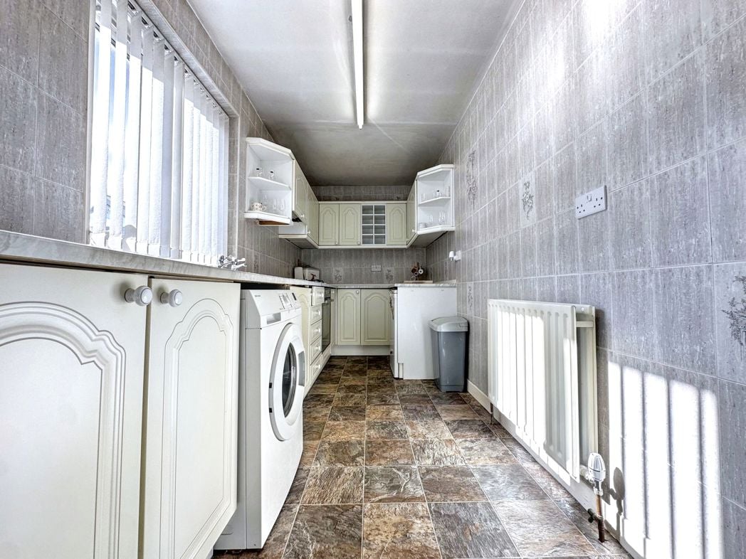 Property image 8 of 16