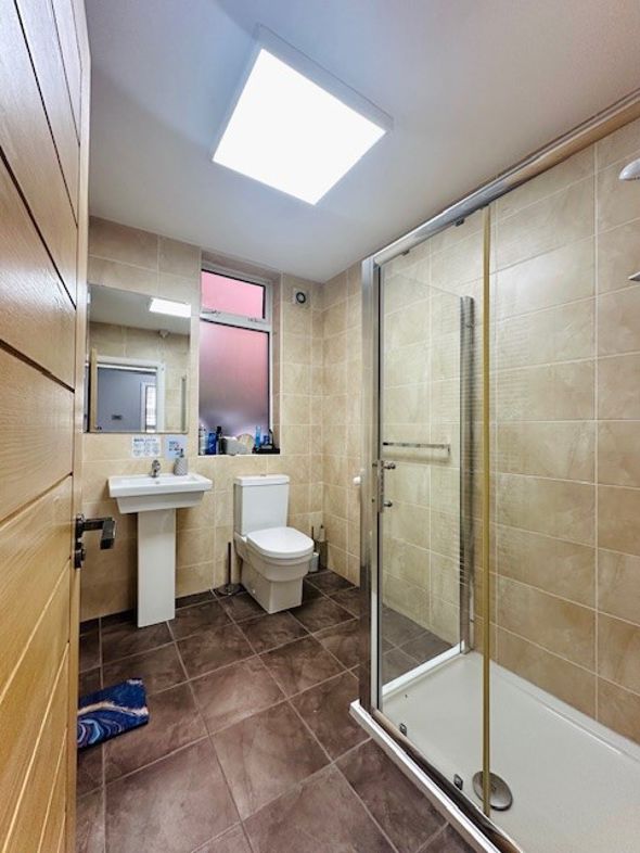 Property image 11 of 21