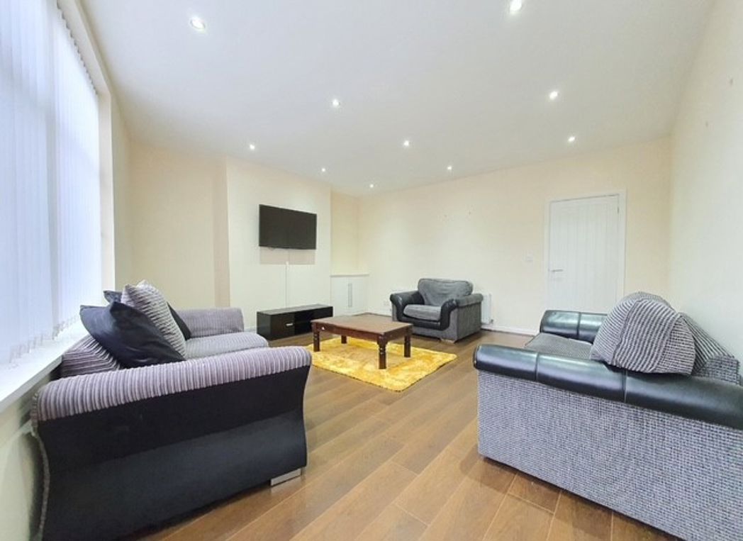 Property image 17 of 21