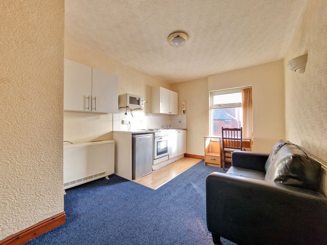 Property image 8 of 16