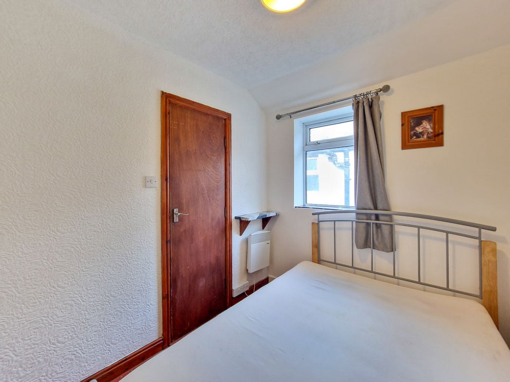 Property image 11 of 16