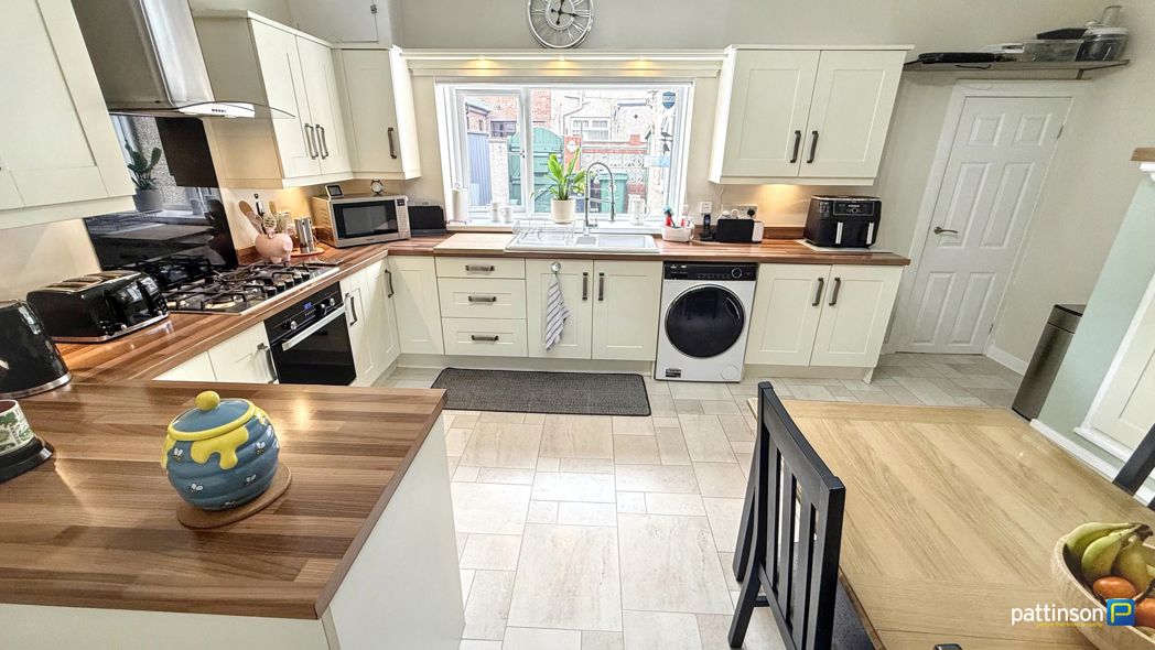 Property image 11 of 29