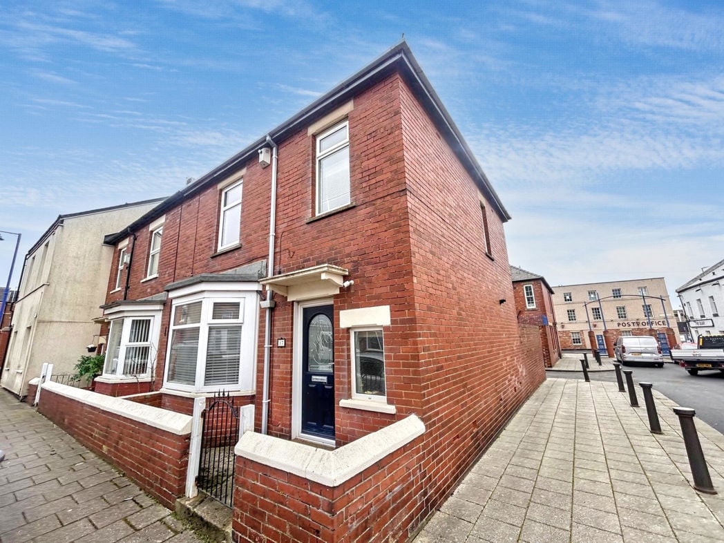 Property image 1 of 12