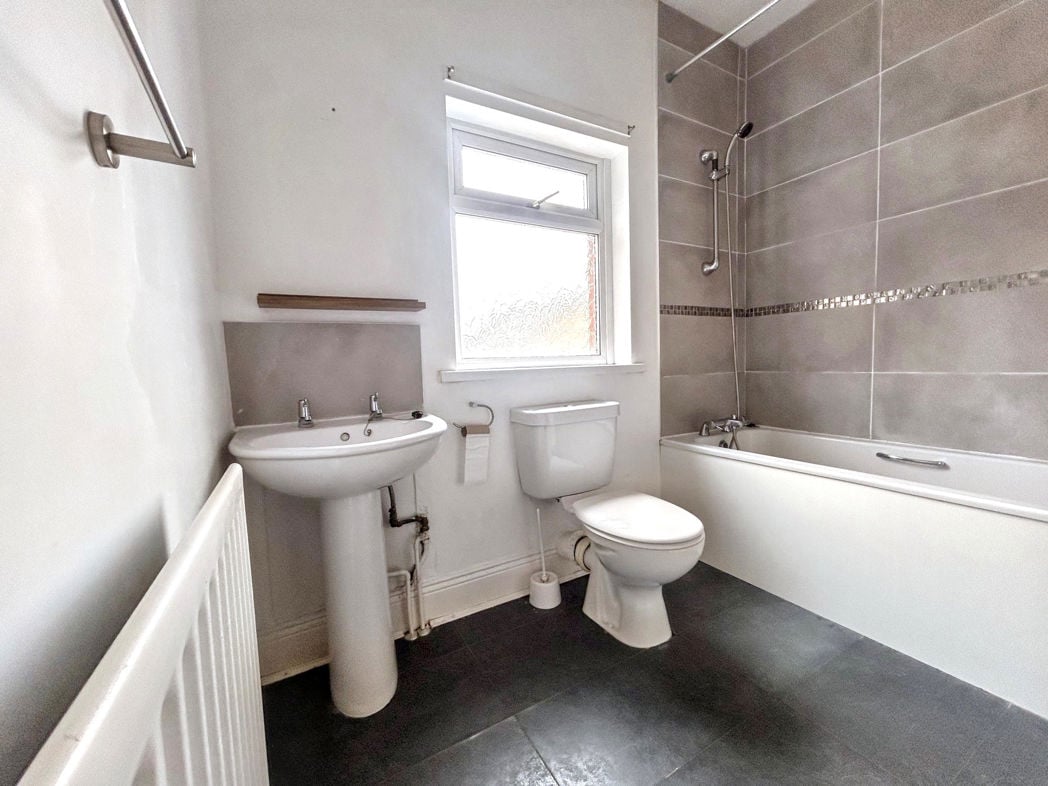 Property image 11 of 12