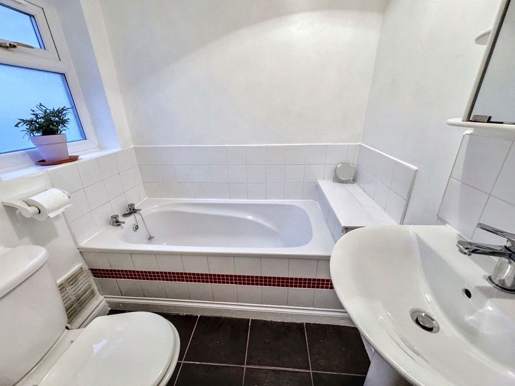 Property image 8 of 16