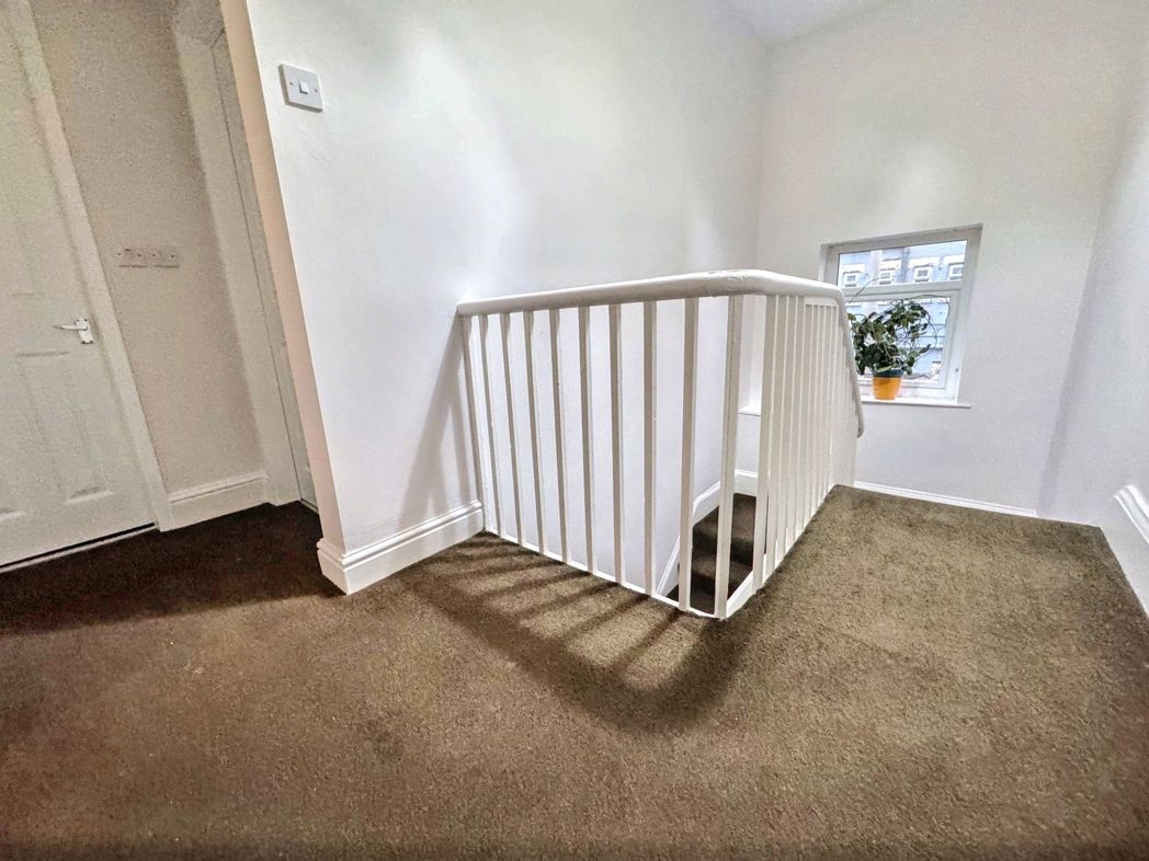 Property image 9 of 16