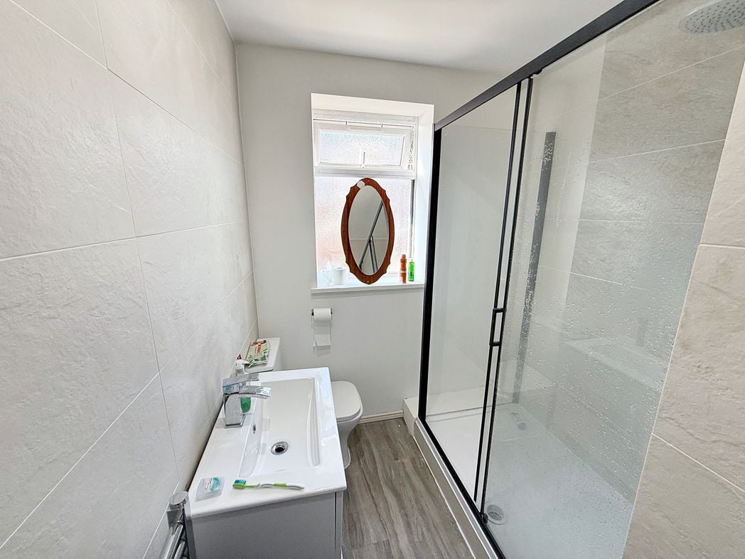 Property image 6 of 7