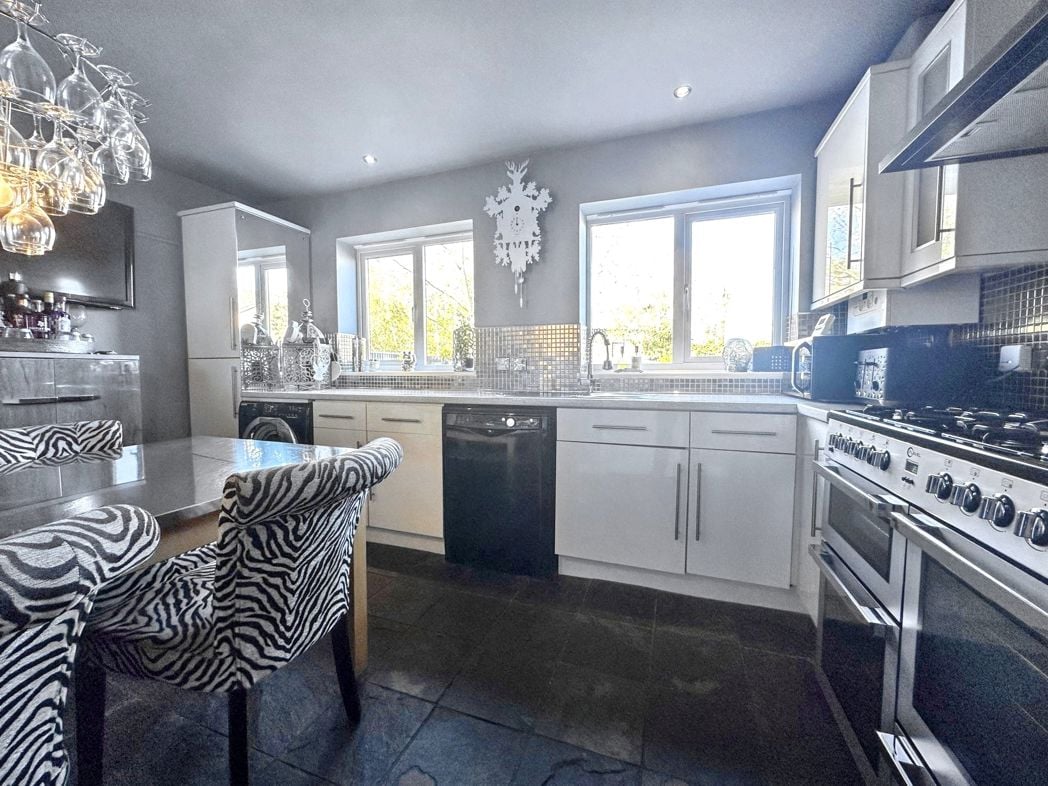 Property image 2 of 21
