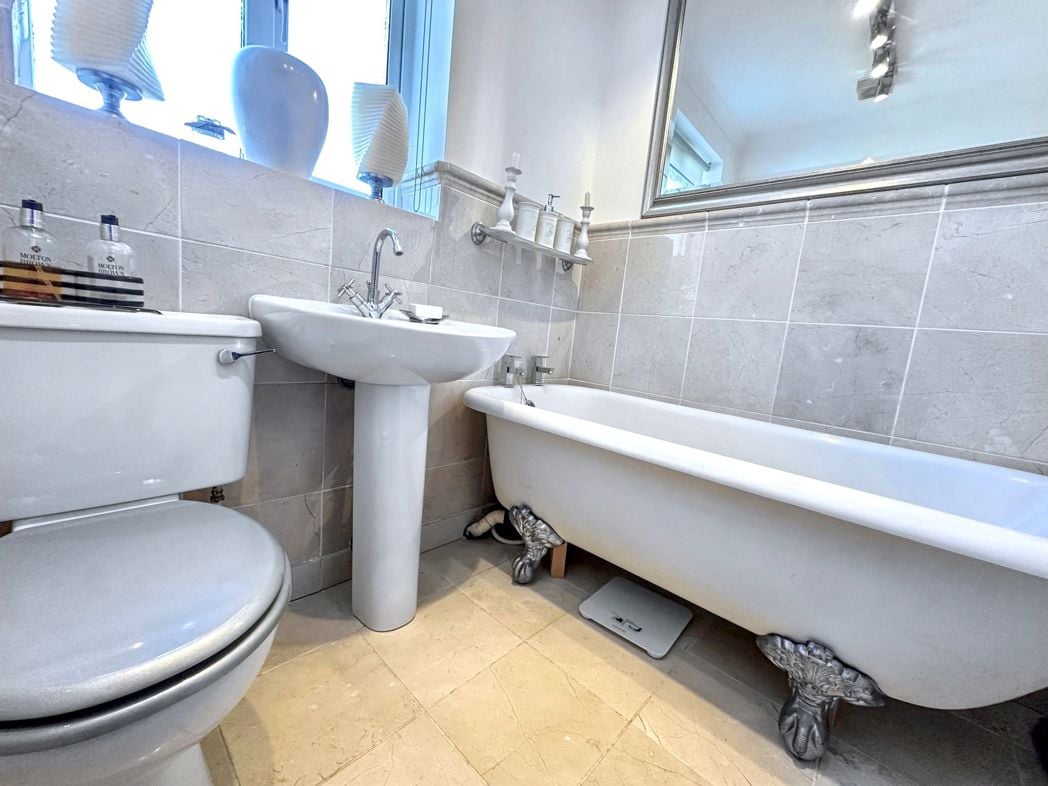 Property image 18 of 21