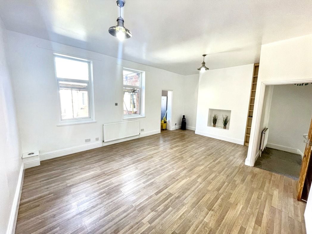 Property image 3 of 11
