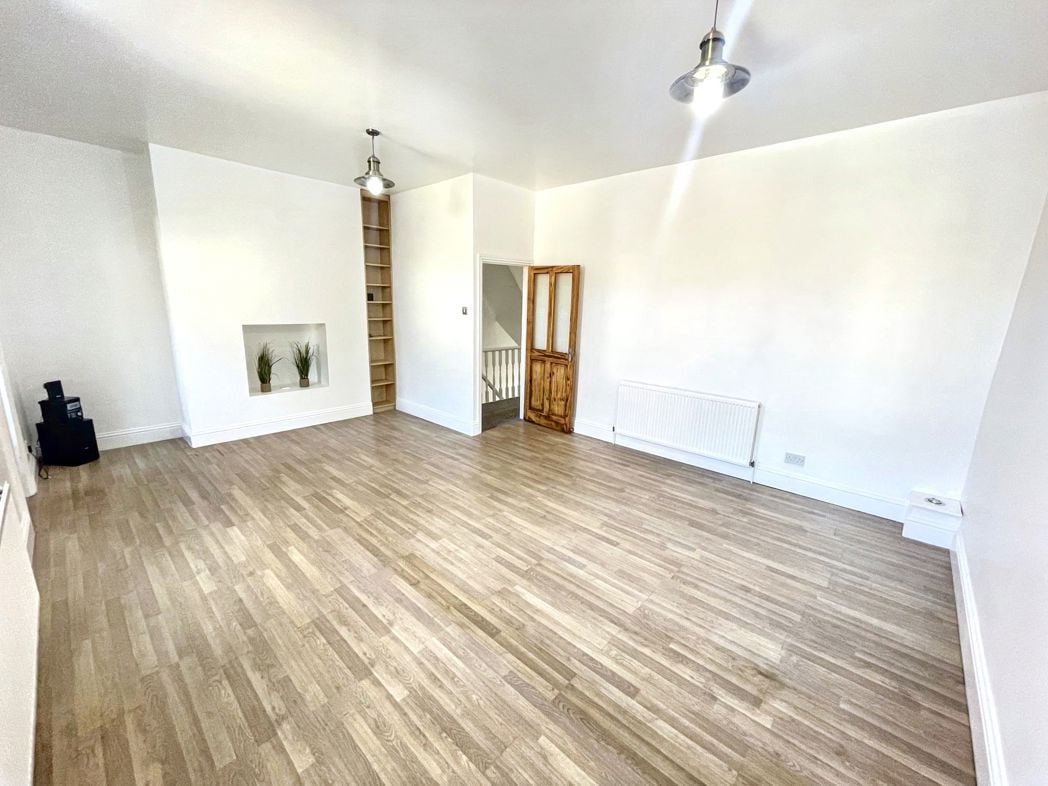Property image 4 of 11