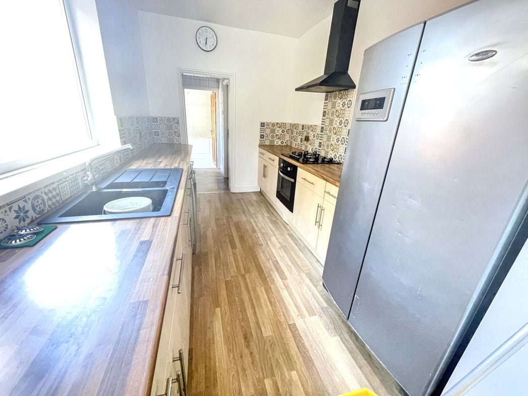 Property image 5 of 11