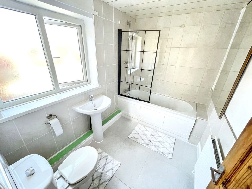 Property image 6 of 11