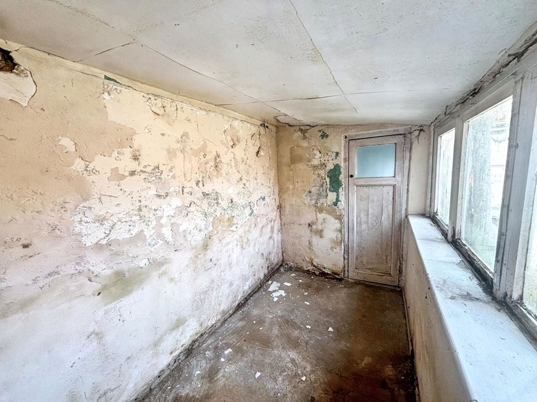 Property image 5 of 11