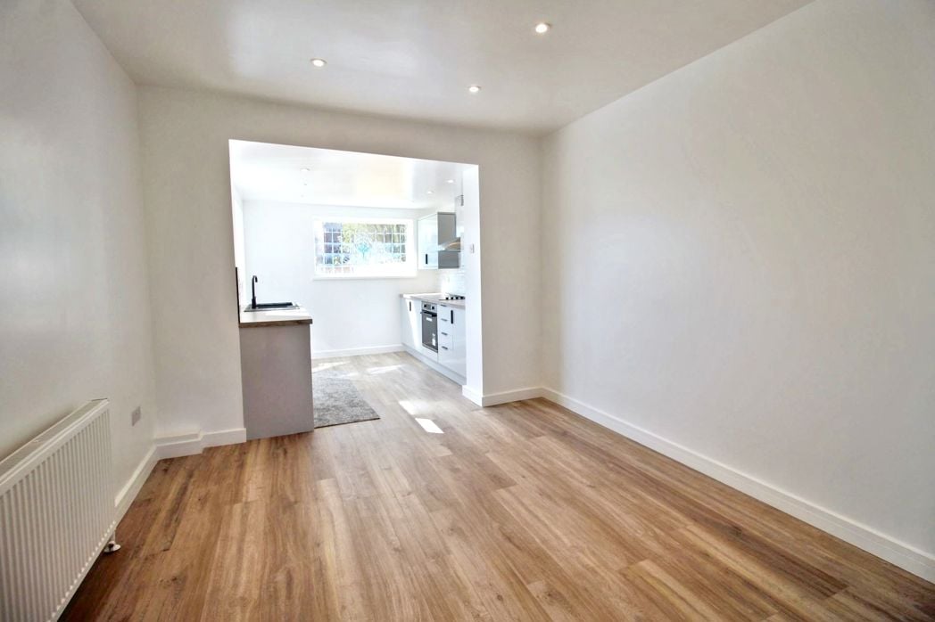 Property image 6 of 18