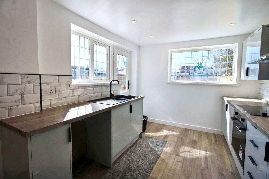 Property image 8 of 18