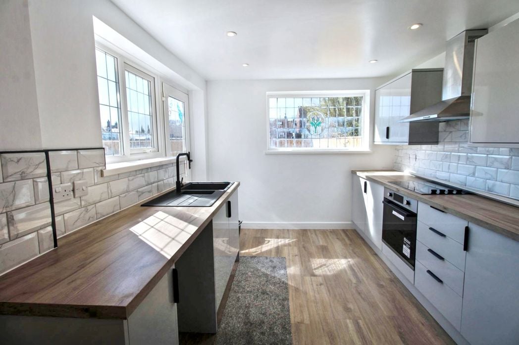 Property image 9 of 18