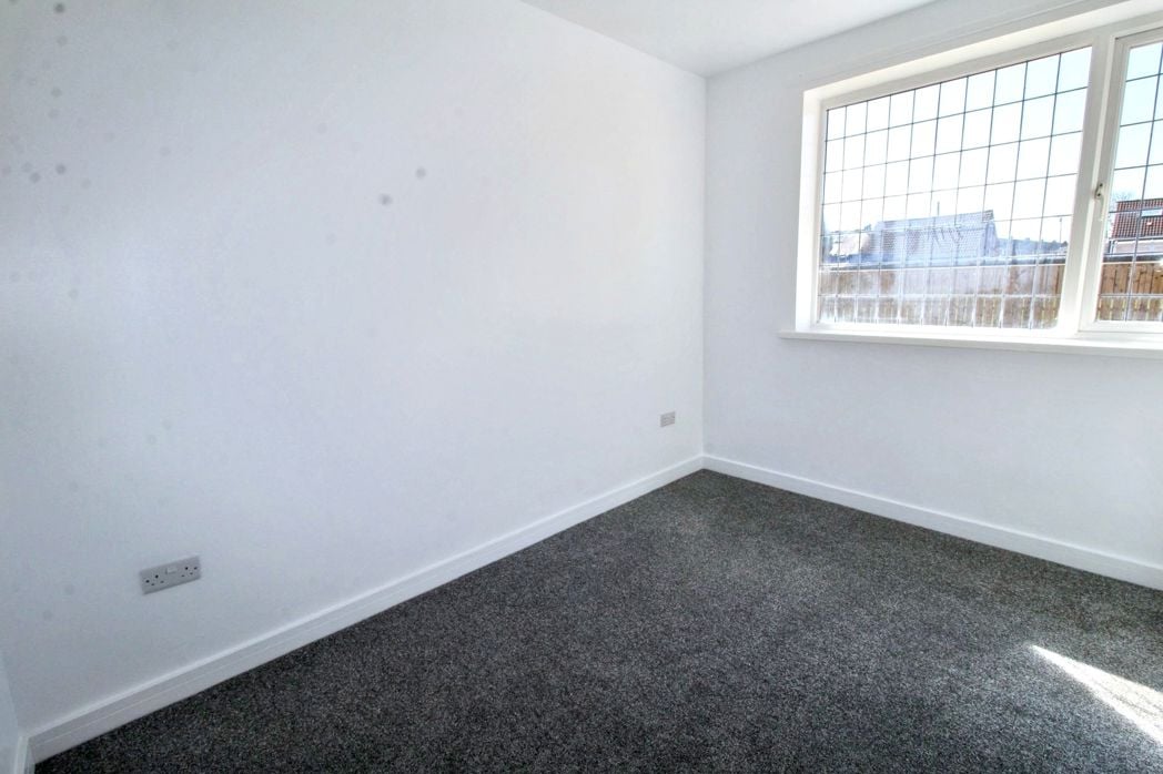 Property image 12 of 18