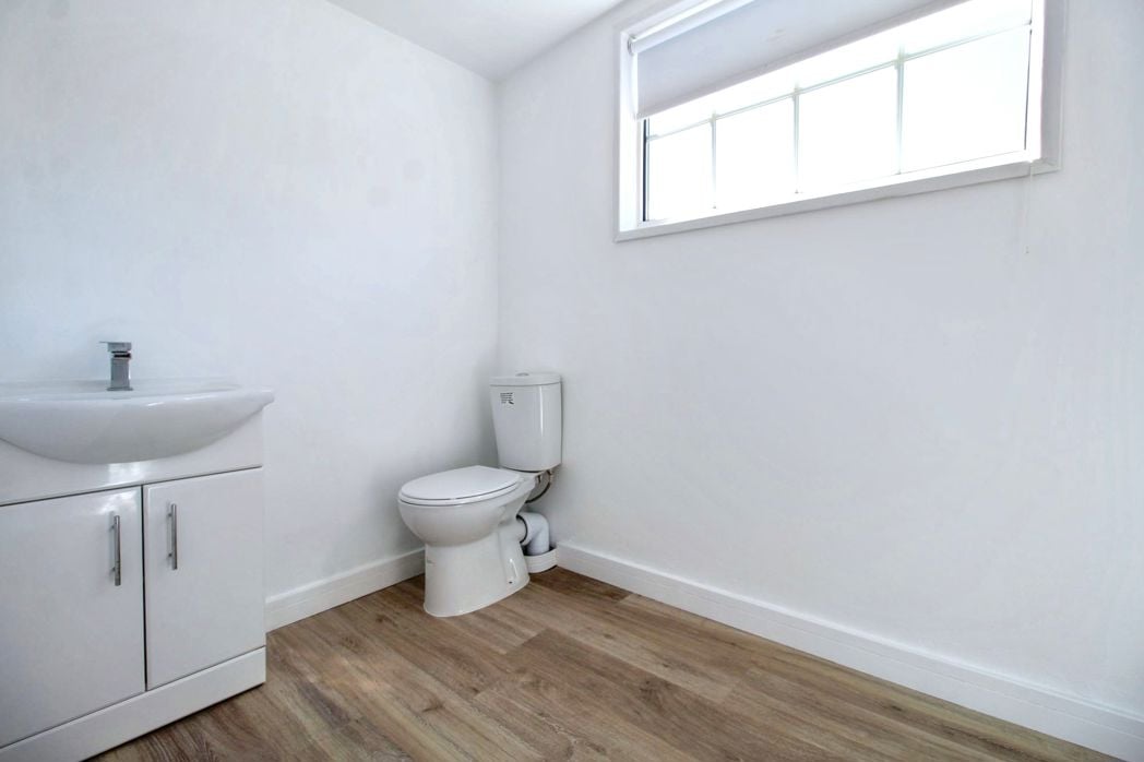 Property image 14 of 18