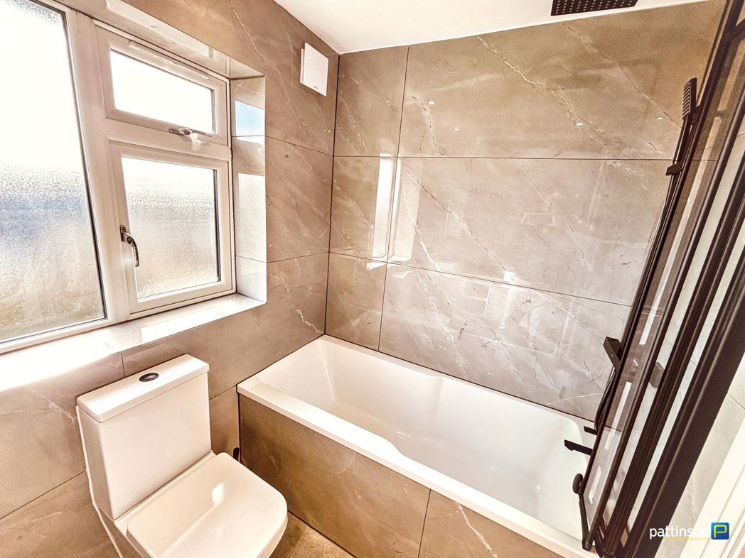 Property image 16 of 25