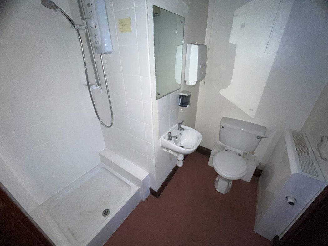 59, Batley, West Yorkshire, WF17 6LS