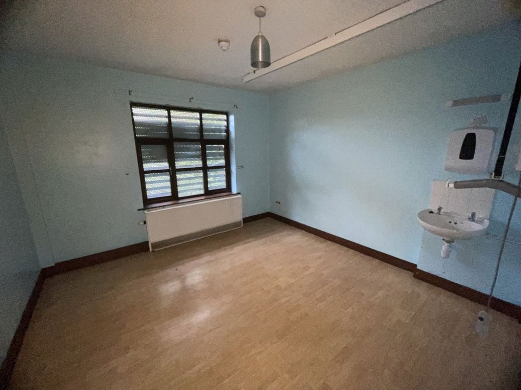 59, Batley, West Yorkshire, WF17 6LS