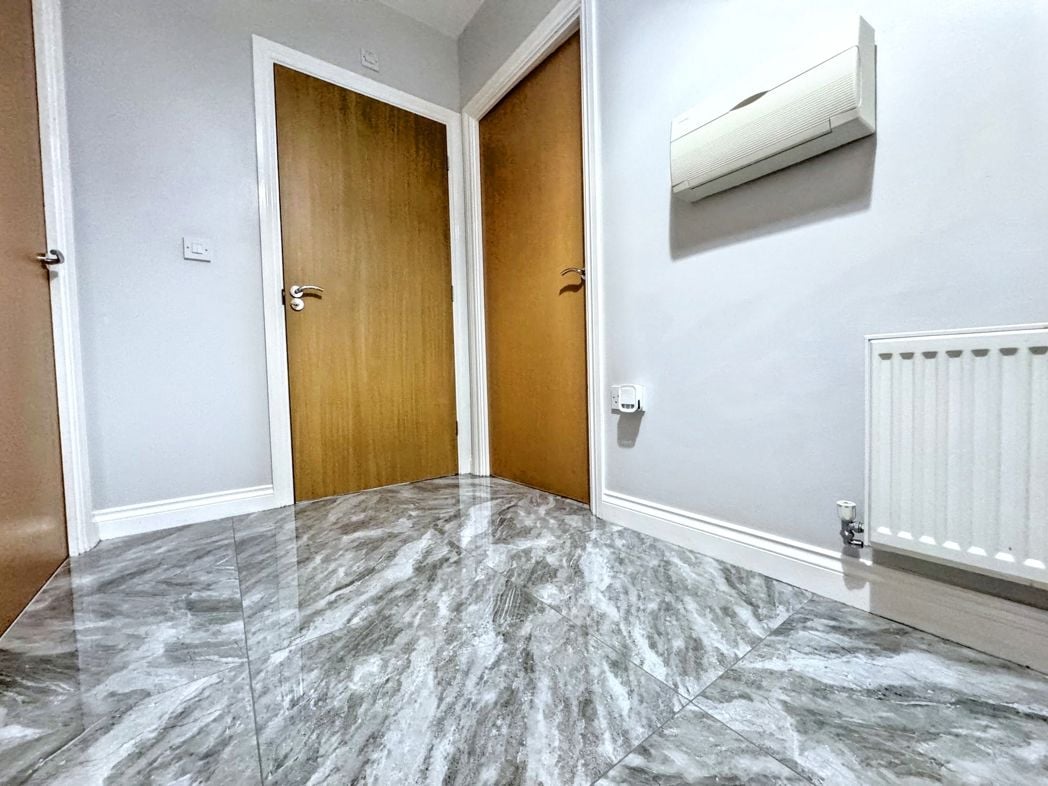Property image 6 of 18