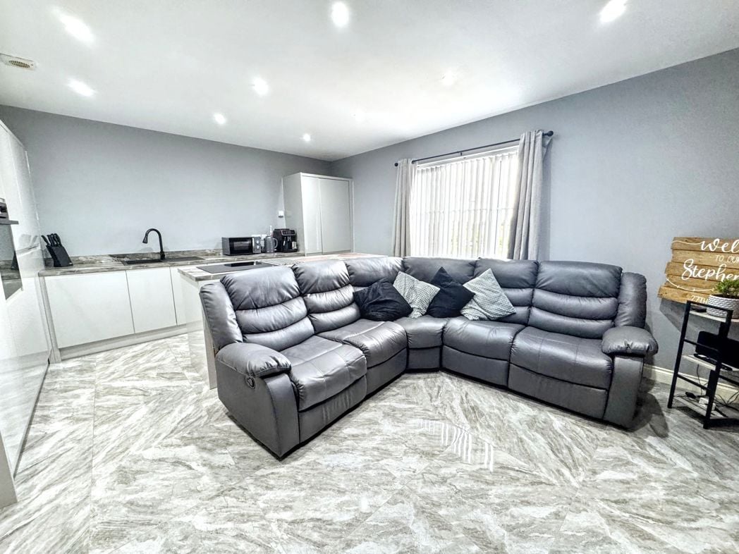 Property image 5 of 18