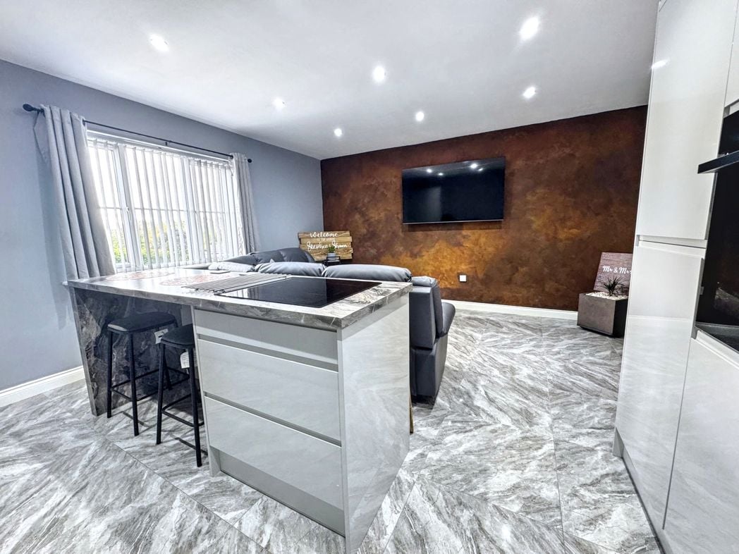 Property image 1 of 18