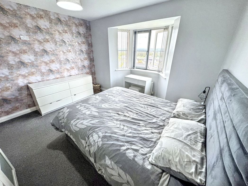 Property image 11 of 18