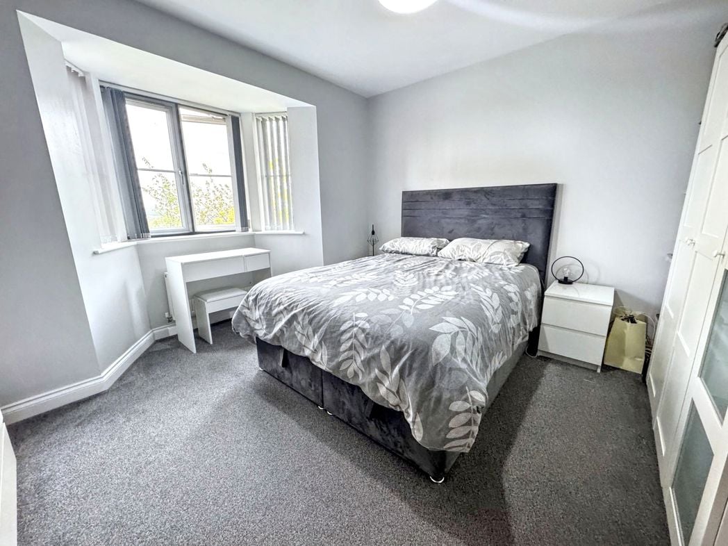 Property image 12 of 18