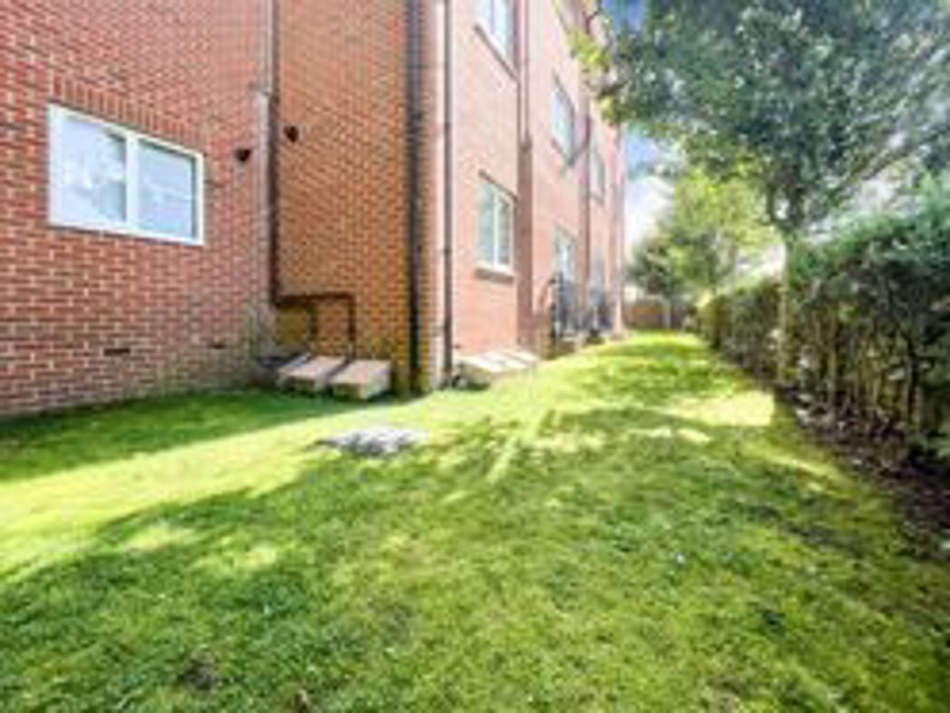 Property image 18 of 18