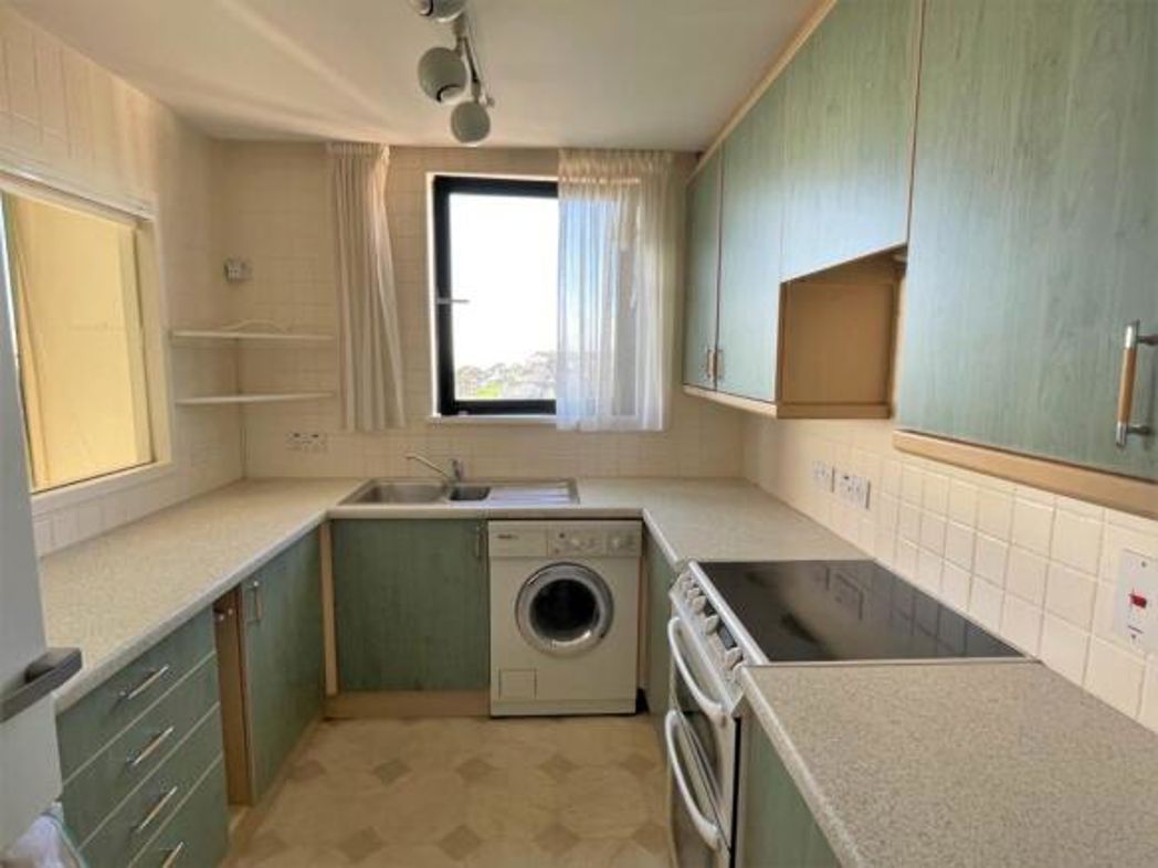 Property image 3 of 18