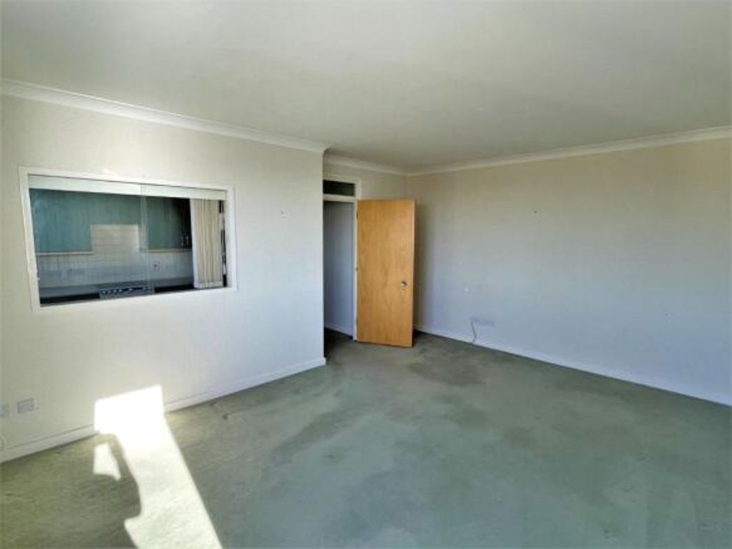 Property image 9 of 18