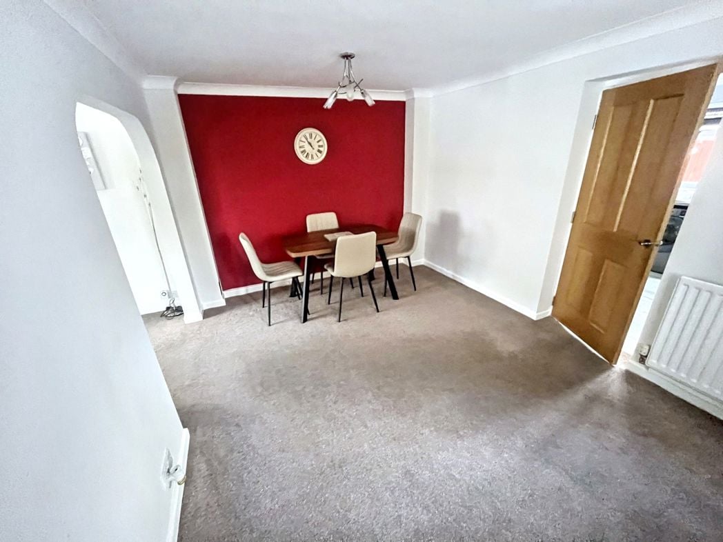 Property image 4 of 18