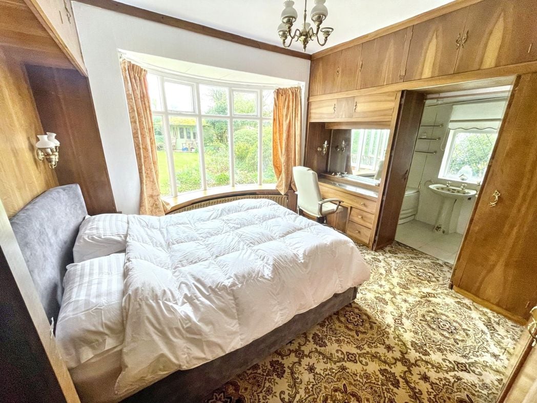 Property image 11 of 22