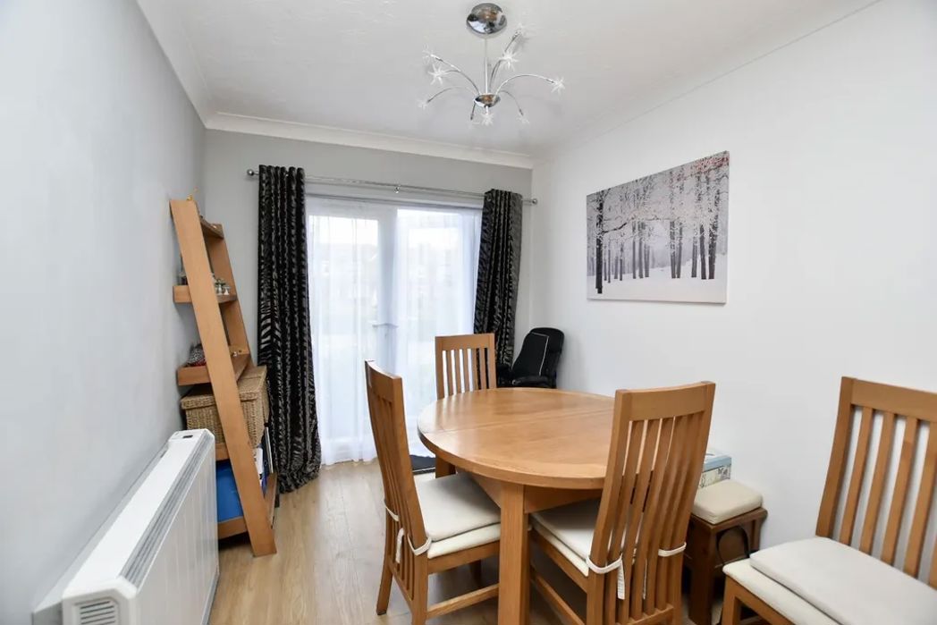 Property image 5 of 8