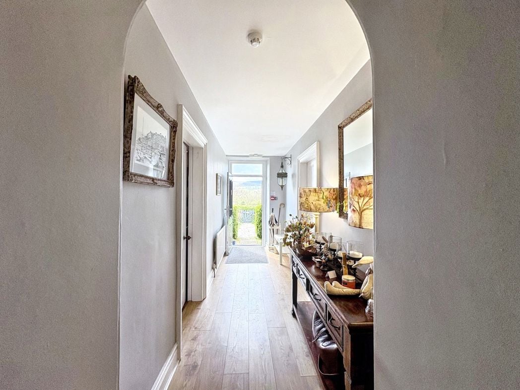 Property image 5 of 39