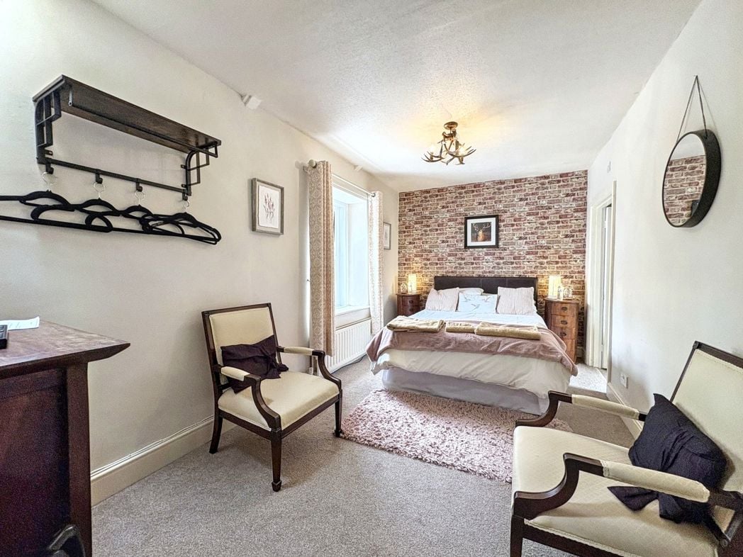 Property image 24 of 39